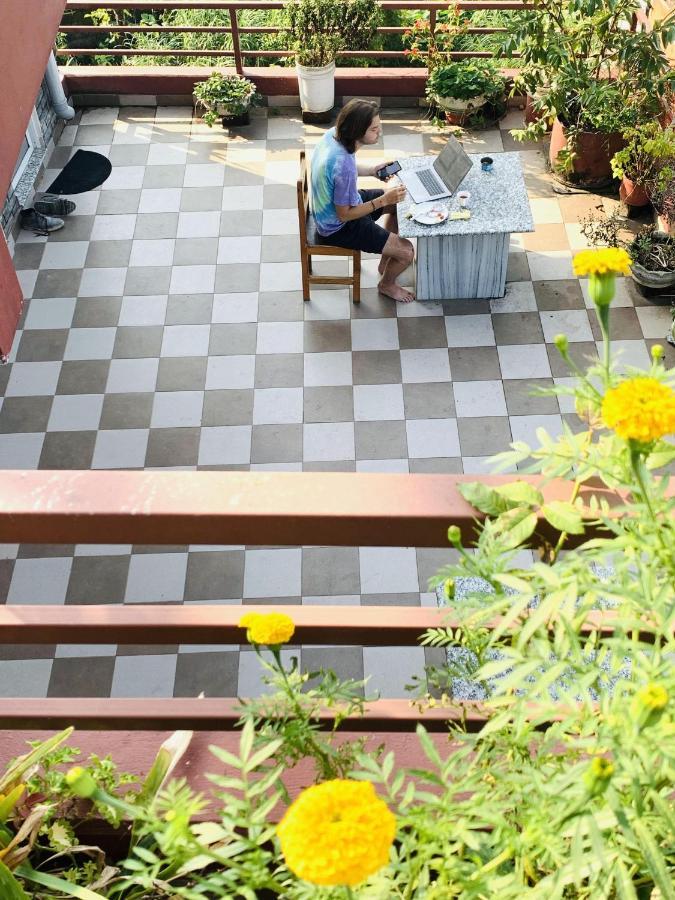 Hotel October Inn Pokhara Buitenkant foto