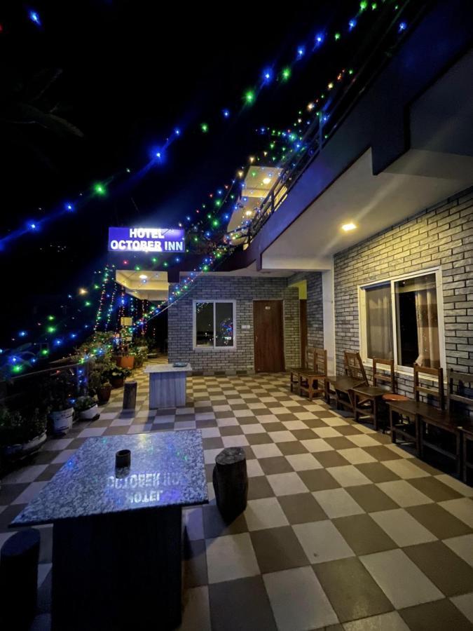 Hotel October Inn Pokhara Buitenkant foto